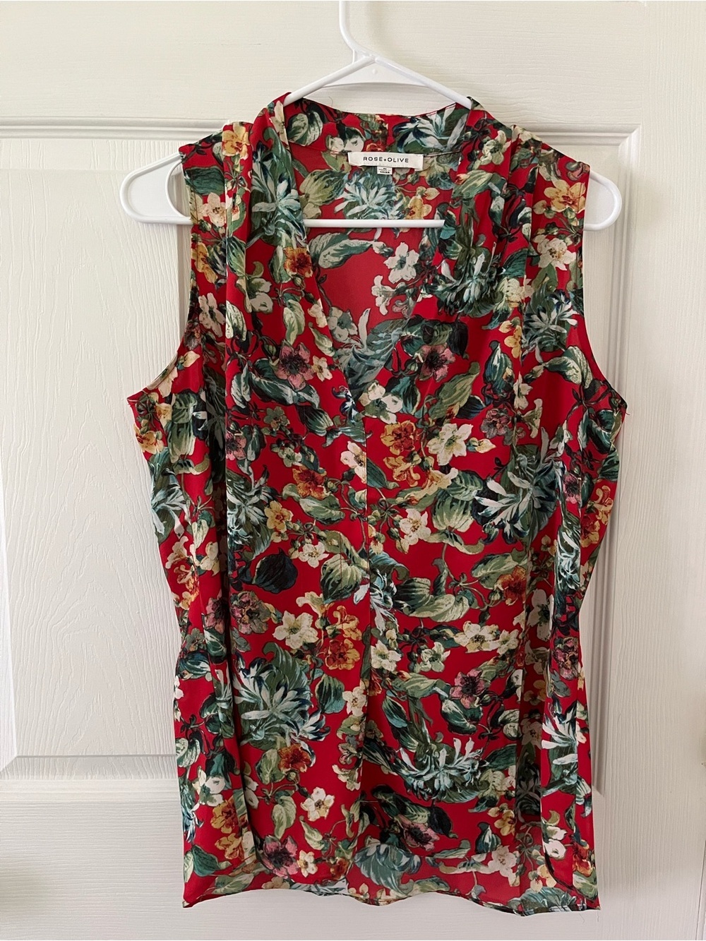 Rose & Olive Red Floral V-Neck Sleeveless Camisole